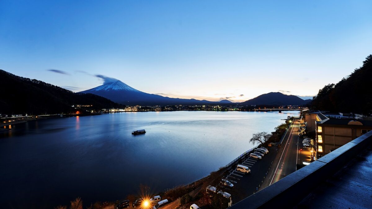 逆さ富士を望む湖畔の絶景宿 湖楽おんやど富士吟景 photo