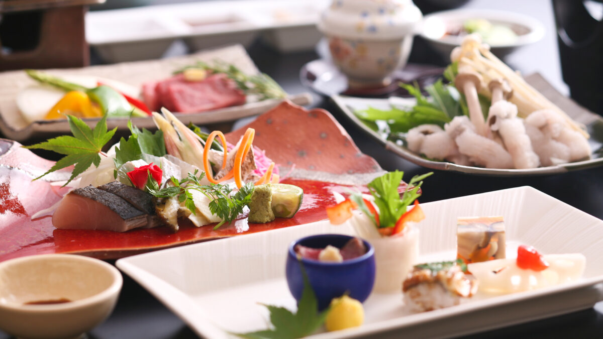 【バル特別懐石】ジャズが流れるオープンキッチンダイニングで淡路島の旬の料理とお酒が愉しめる