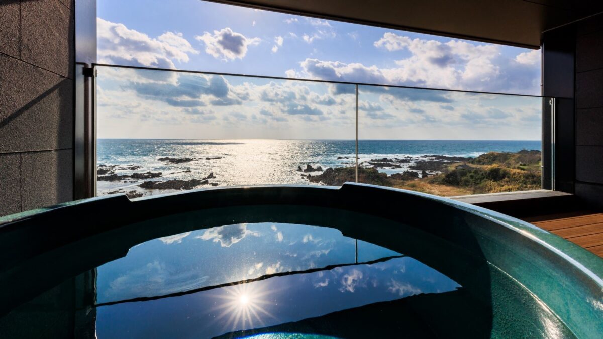 ＨＯＴＥＬ ＡＺＵＭＡ＜佐渡島＞ photo