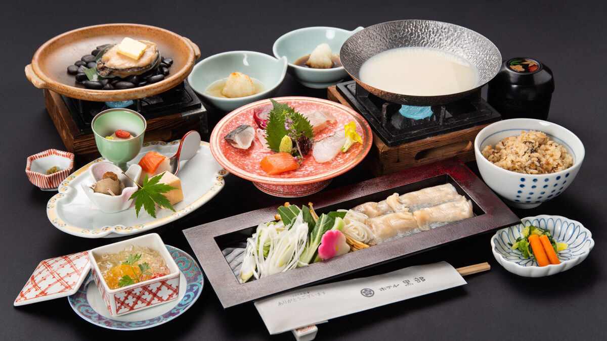 夕食一例少量会席