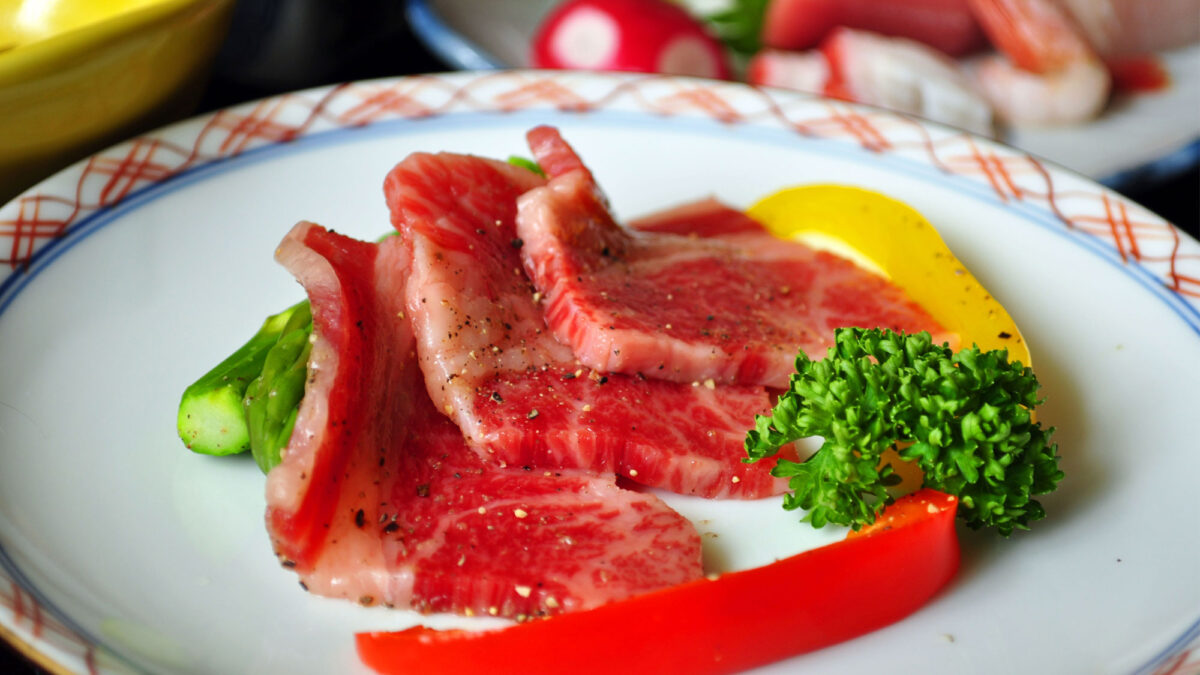 観光ご夕食滋味豊かなお肉もご一緒に