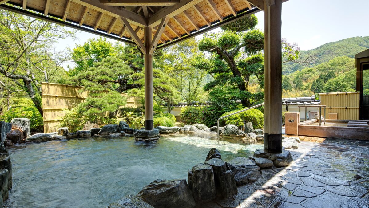 伏尾温泉 不死王閣 photo