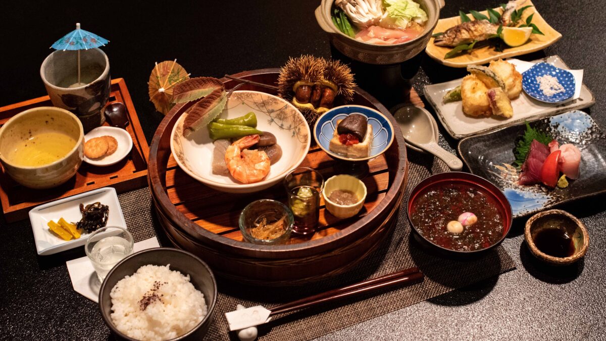 高知の地場食材を中心としたスタンダード郷土会席料理【一例（別角度 2）