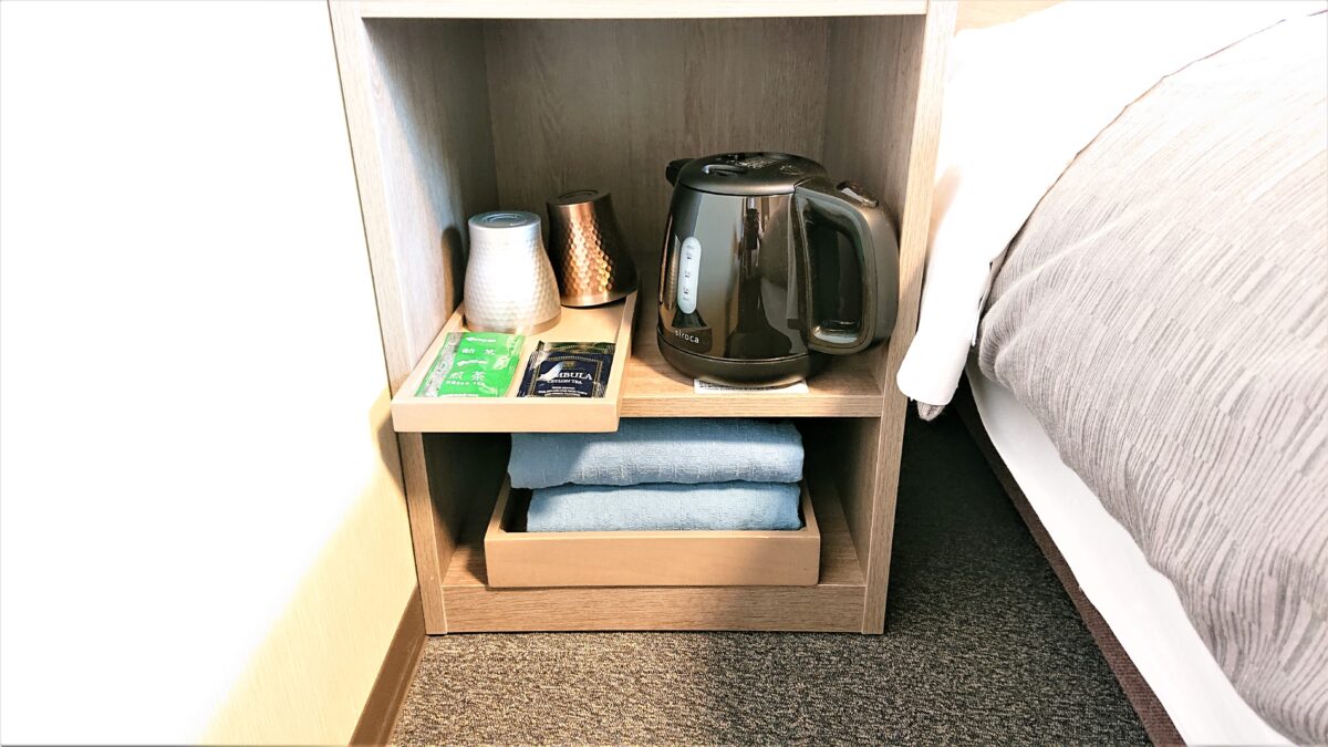 ポット、グラス、カップ、館内着（甚平）