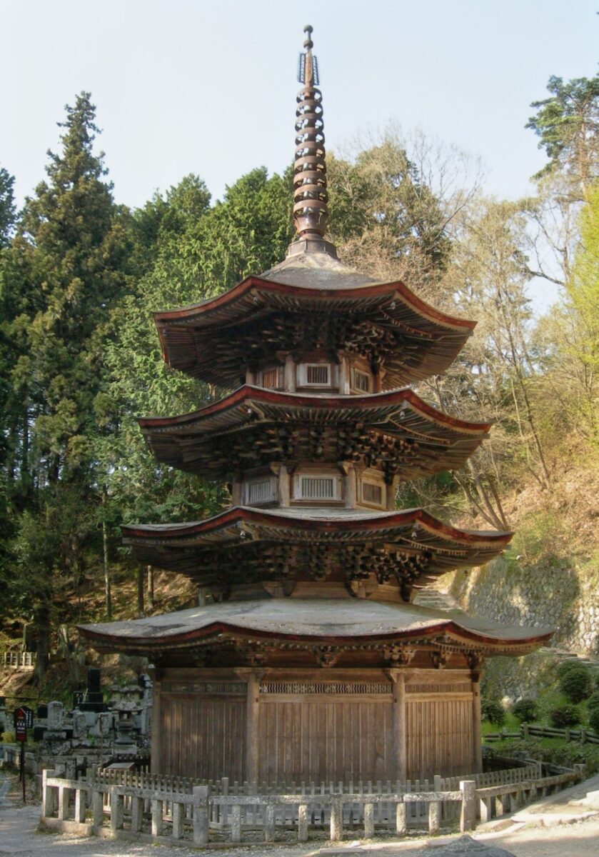 安楽寺 八角三重塔