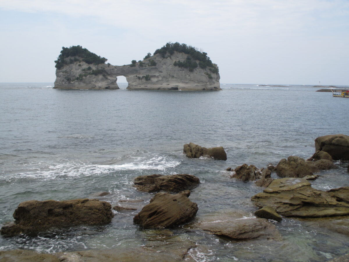 円月島
