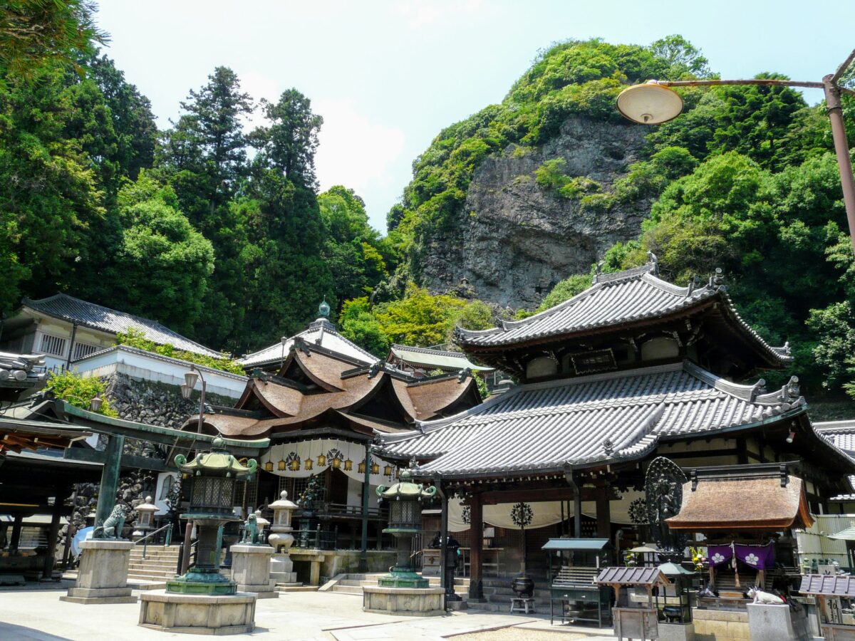 宝山寺