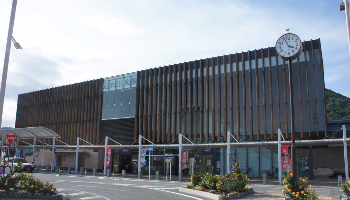 石和温泉駅