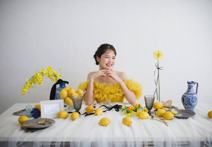 JUICY SHUTTER!｜ピンクの背景と白無垢の花嫁