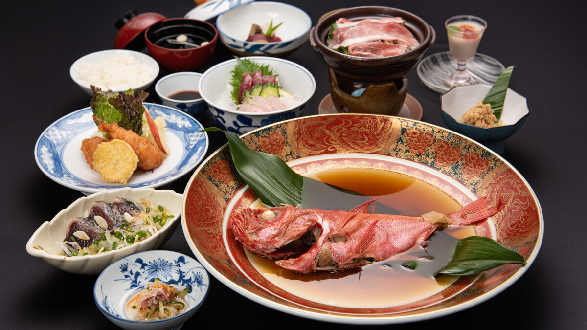*【夕食一例少し贅沢な旅を！金目鯛の煮つけ料理（別角度 3）