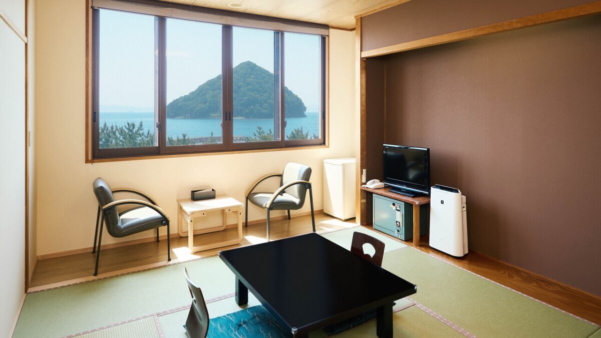 ホテル秋田屋 夕陽と陸奥湾を望む展望温泉 photo