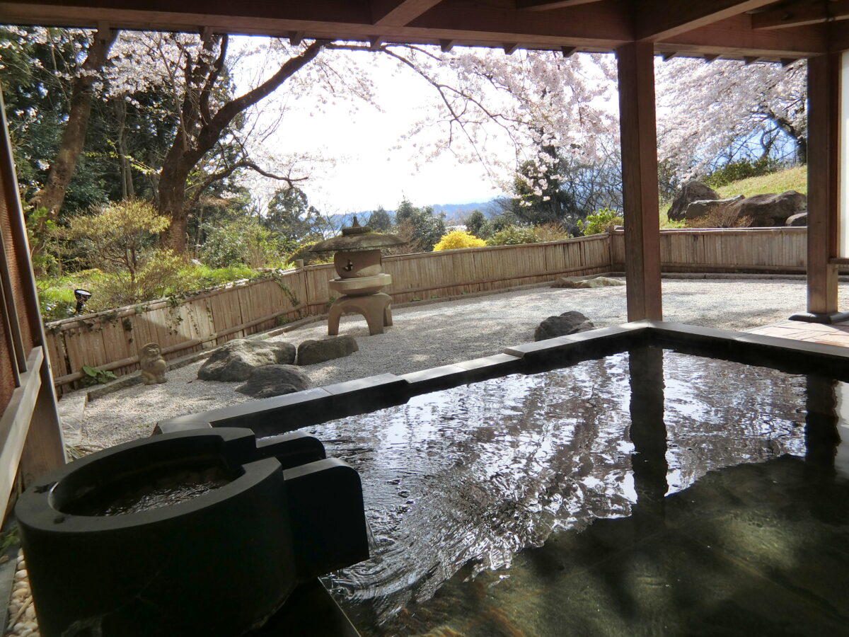 ホテルニュー桂 ＜佐渡島＞ photo