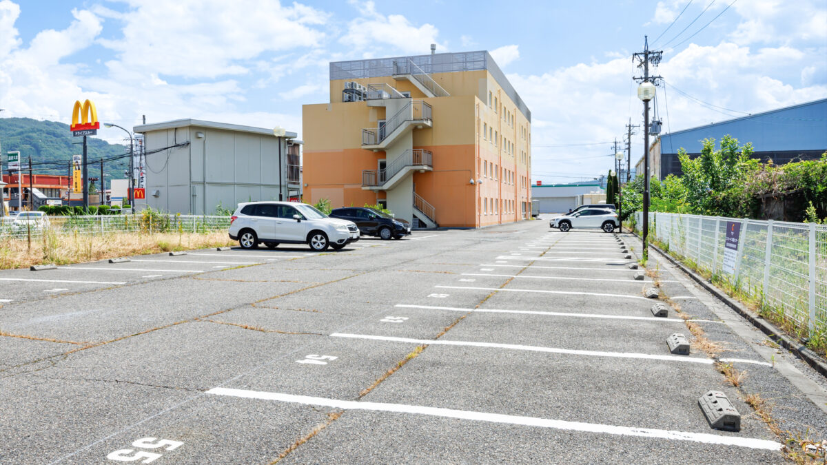 【敷地内駐車場】67台◆無料◆大型車は有料/要予約