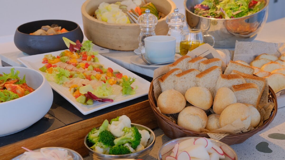 *【朝食ハーフビュッフェでございます