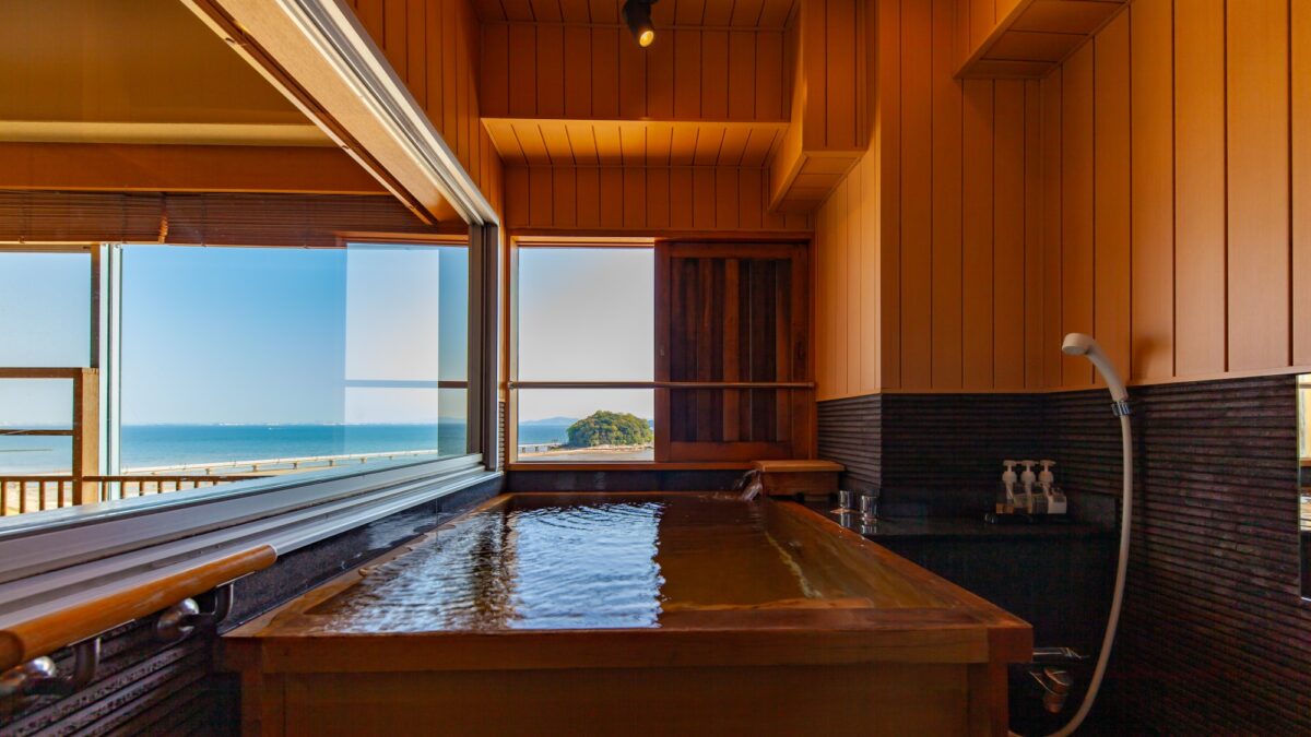 三河湾蒲郡温泉 美白泉 Tの楽園 ホテル竹島 photo