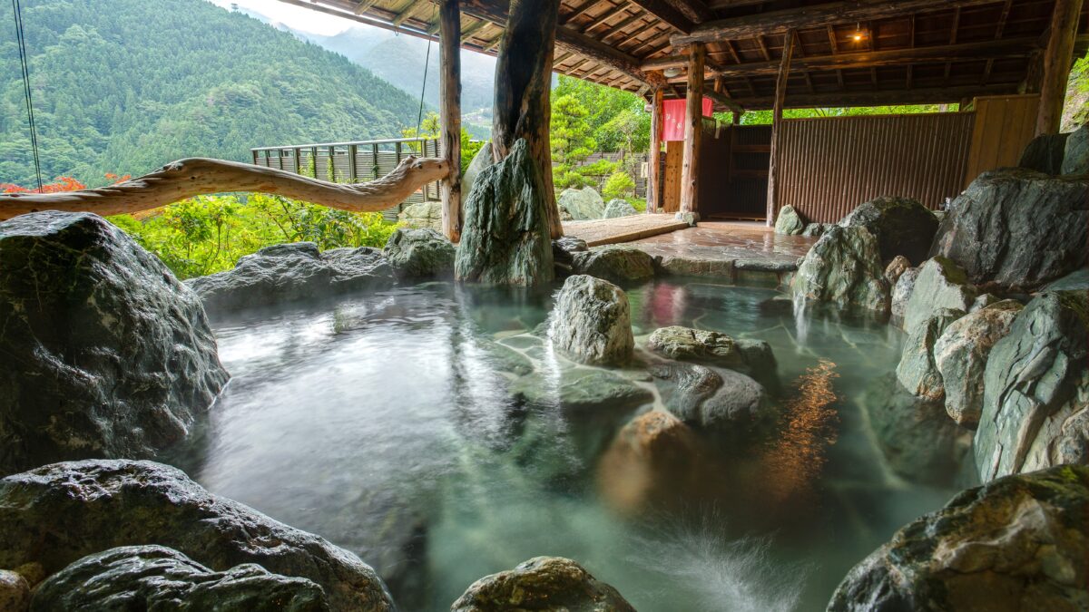 新祖谷温泉 ホテルかずら橋 photo