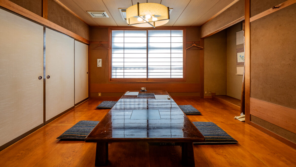 酒膳ひだか個室の座敷もご用意しておりますので、ゆっくりとお食事をお楽しみいただけます