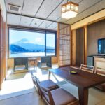逆さ富士を望む湖畔の絶景宿 湖楽おんやど富士吟景