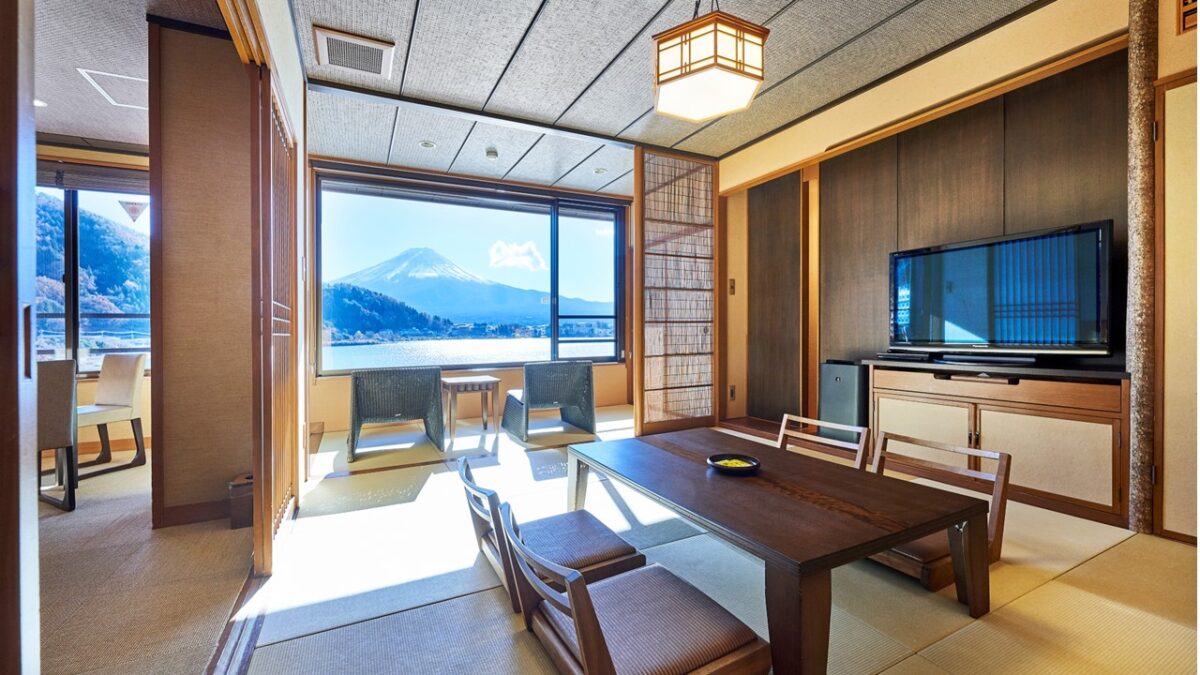 逆さ富士を望む湖畔の絶景宿 湖楽おんやど富士吟景 photo