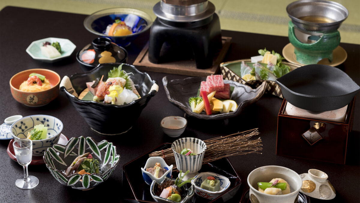 旬の美味食材を贅沢に味わう会席