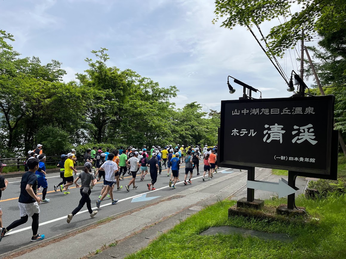 山中湖ロードレース ホテル前がコースです