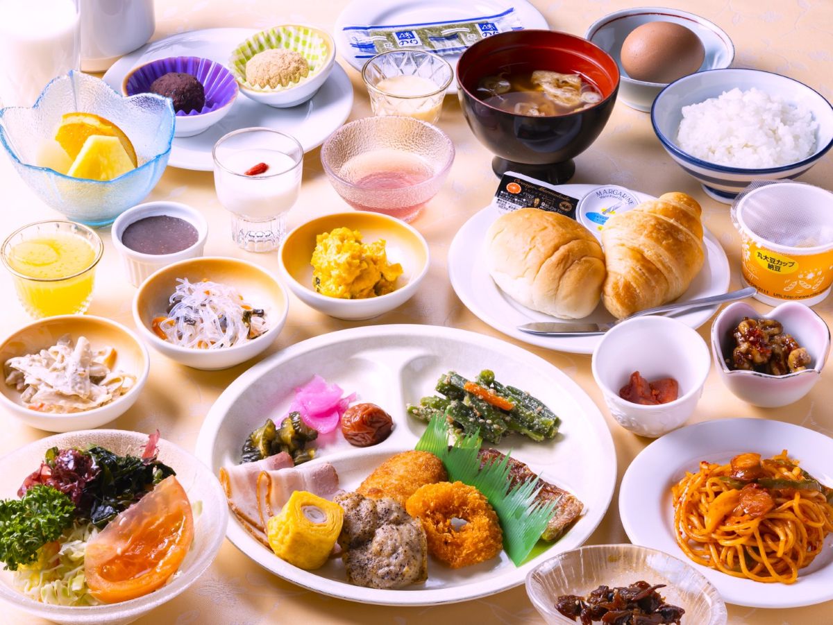 朝食バイキング（別角度 2）