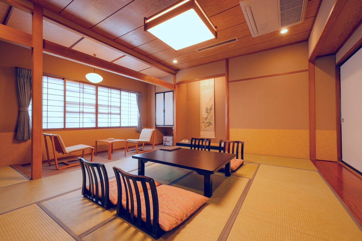 越後平野と弥彦連山一望の宿 穂々 —ｈｏｈｏ— photo