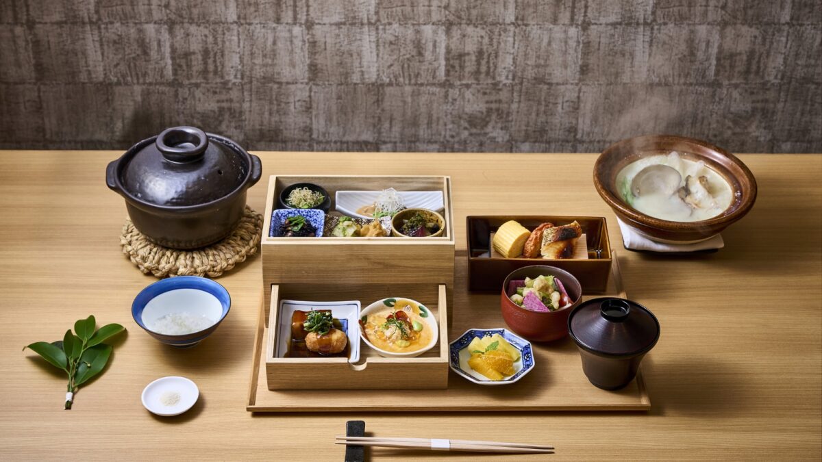 伊勢外宮参道 伊勢神泉 photo