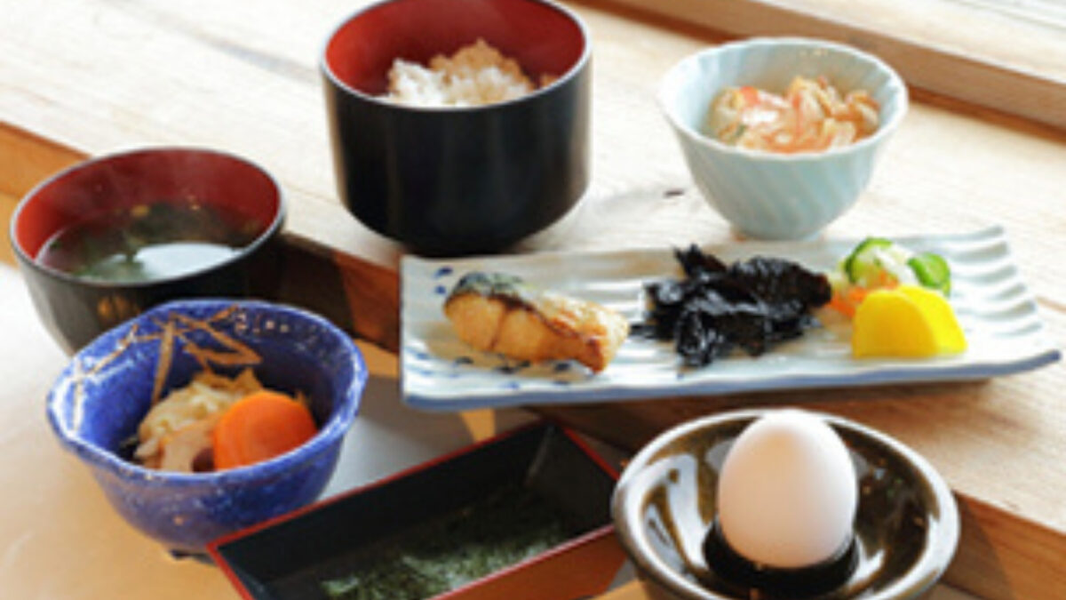 ご朝食は和定食。たっぷりエネルギーをチャージして