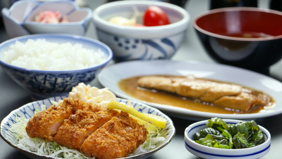 メインのおかずと魚料理は定番メニュー