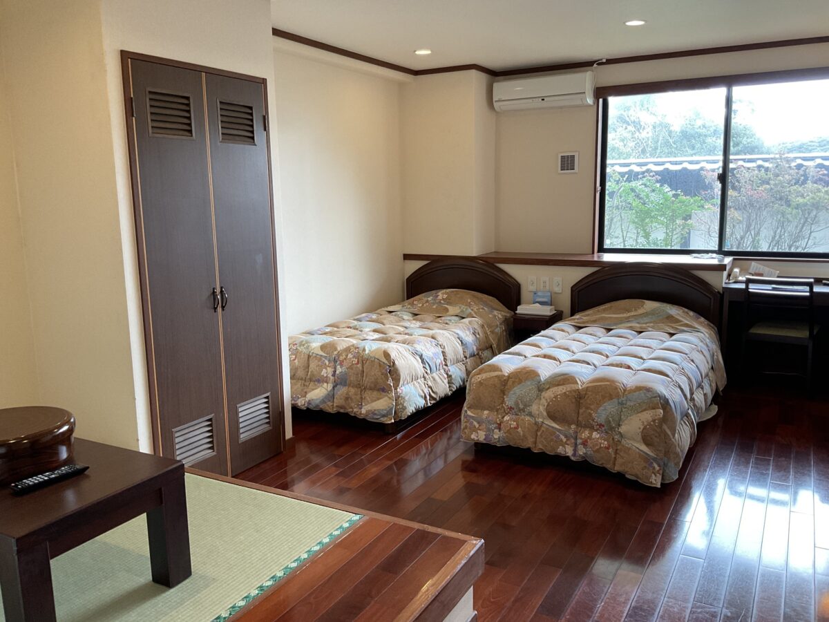 天然温泉と縄文の宿「まんてん」 ＜屋久島＞ photo