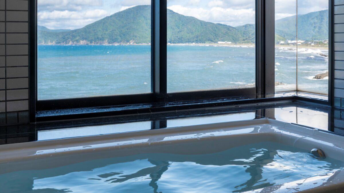 若狭美浜温泉 悠久乃碧 ホテル湾彩 photo