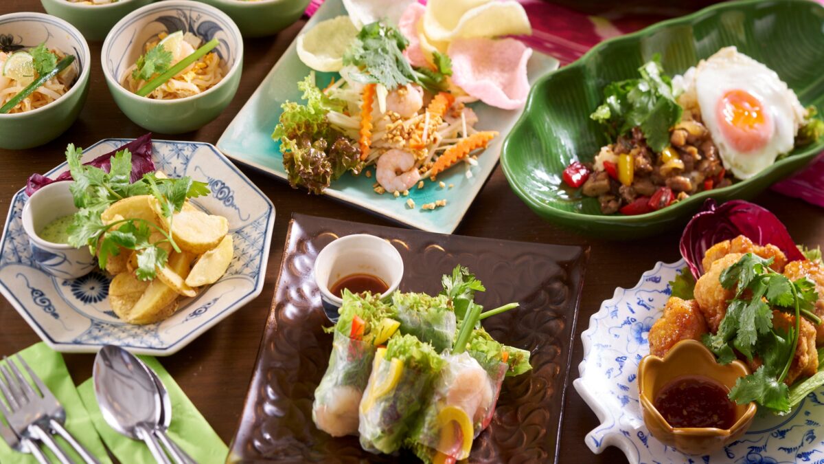 バニヤンツリーカフェ（ランチは日曜祝日休業/ディナーは日曜休業）
