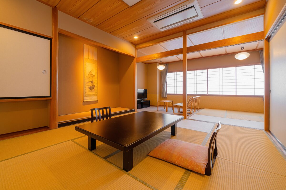 越後平野と弥彦連山一望の宿 穂々 —ｈｏｈｏ— photo