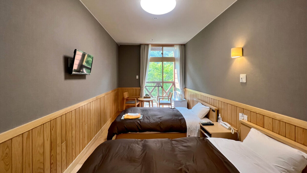 ＮＡＴＵＲＥ ＨＯＴＥＬ ＮＡＲＵＫＡＷＡ（ネイチャーホテル・ナルカワ）（旧：成川渓谷休養センター） photo