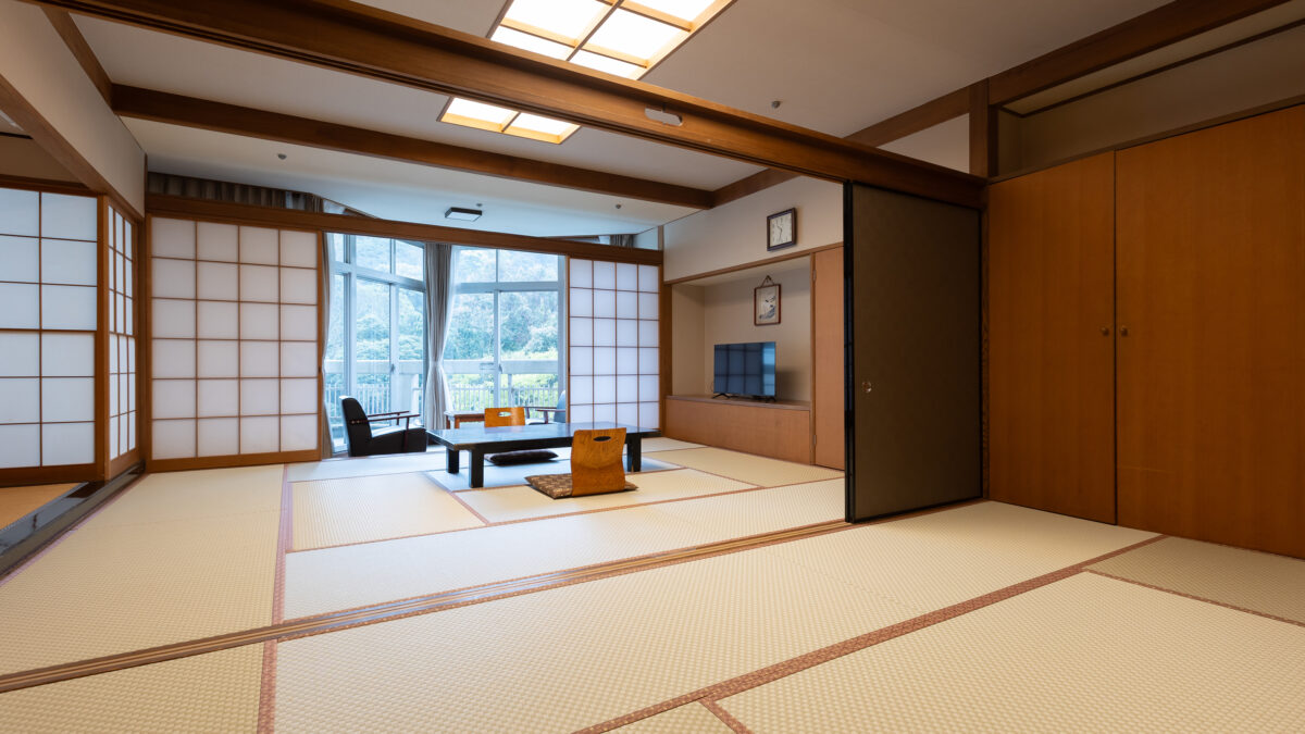 湯河原温泉ホテル四季彩（伊東園ホテルズ） photo