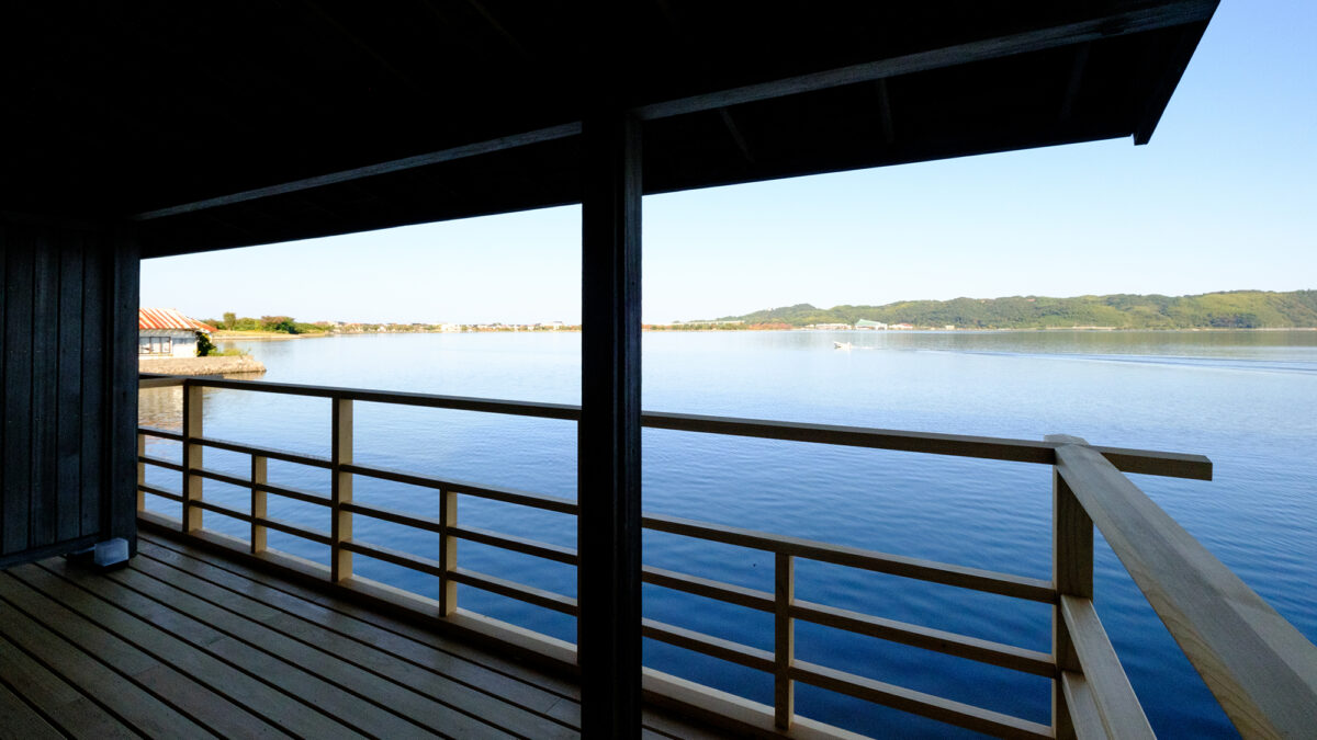 湖上に浮かぶ絶景の宿 はわい温泉 千年亭 photo