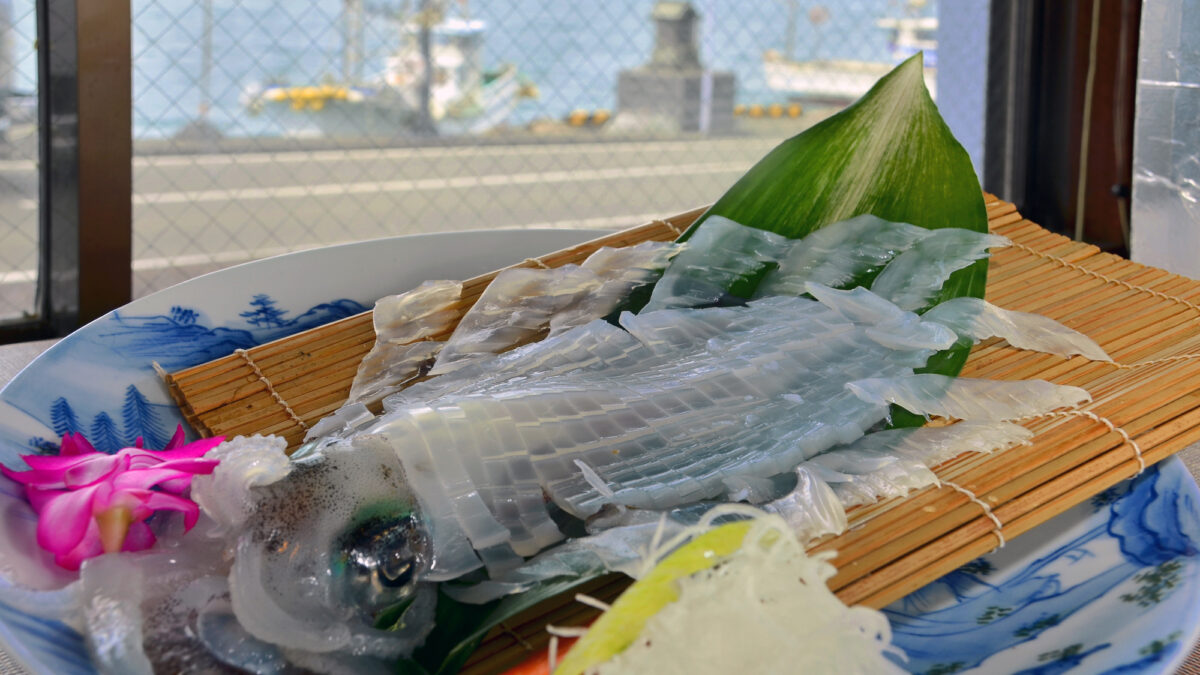 呼子名物！イカの活き造り