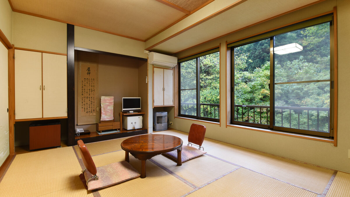湯川温泉 せせらぎの宿 吉野屋 photo