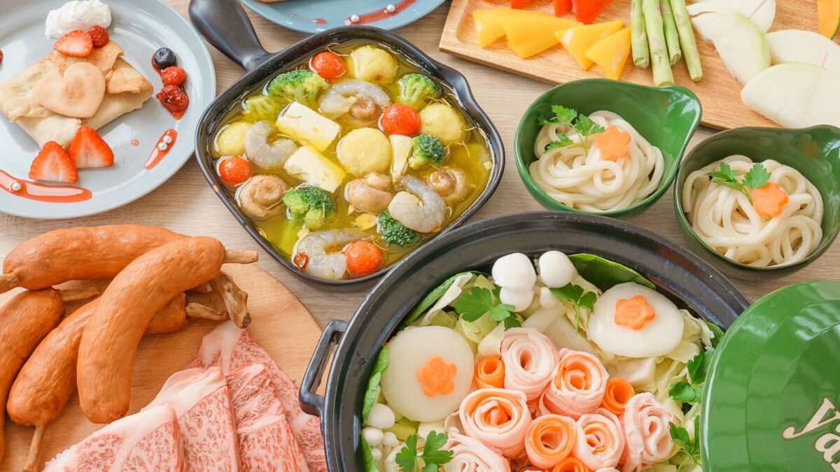 冬季は季節限定鍋を中心としたほっこりとあたたまるご夕食（別角度 2）