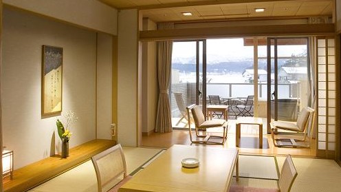 つるぎ恋月 立山連峰を望む天然温泉旅館 photo