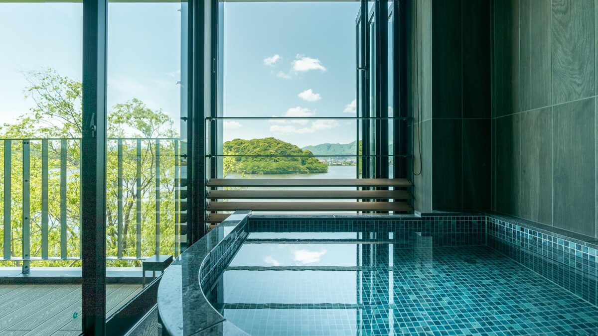 ＨＯＴＥＬ＆湖邸 艸花 −そうか− photo