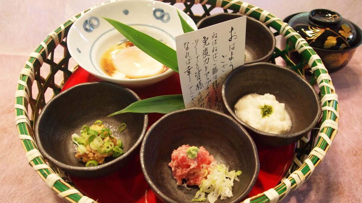 仙景朝食には元気の源「ねばとろ膳」を