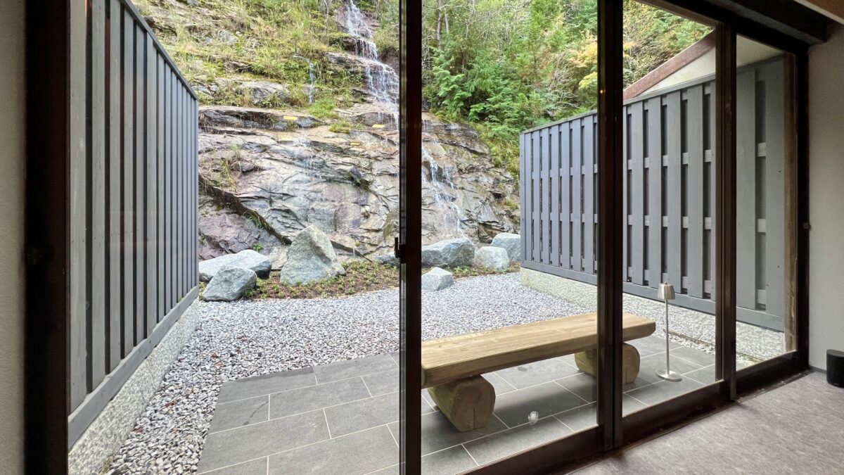 ＮＡＴＵＲＥ ＨＯＴＥＬ ＮＡＲＵＫＡＷＡ（ネイチャーホテル・ナルカワ）（旧：成川渓谷休養センター） photo
