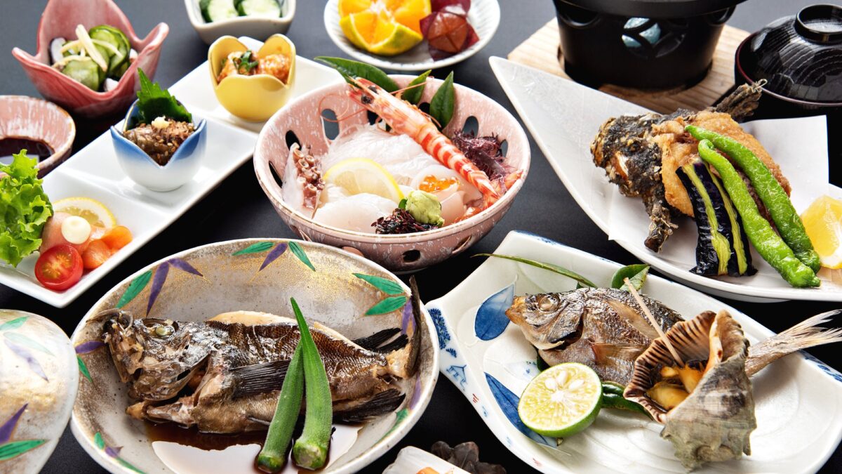 *【料理夕食：海の恵みと旬の食材を使用した料理