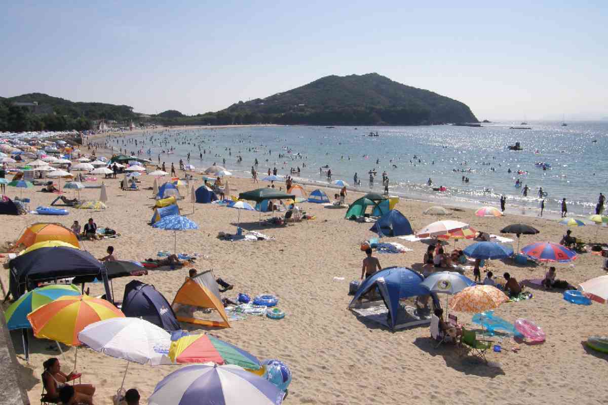 三重縣志摩御座白濱海灘的白沙與遠淺海面
