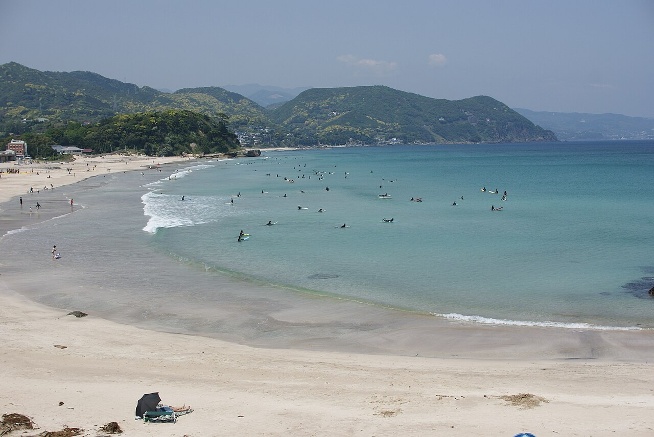 伊豆下田白濱大濱海灘的白沙與藍綠色海面