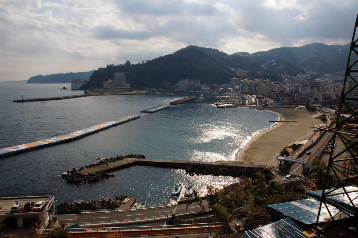 熱海陽光海灘的海岸景色