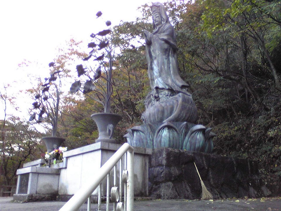 胎内観音
